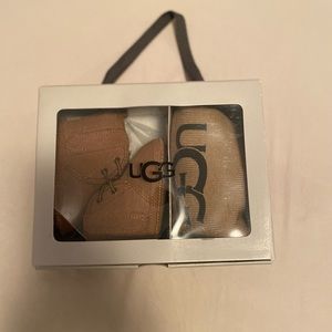 Baby Ugg boots and hat set